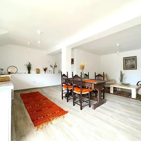 Chalet Garden House Malaga